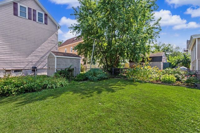 133 Crawford St, Lowell, MA 01854