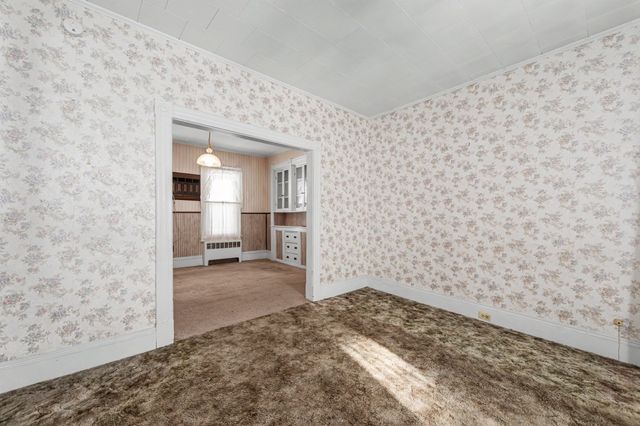133 Crawford St, Lowell, MA 01854