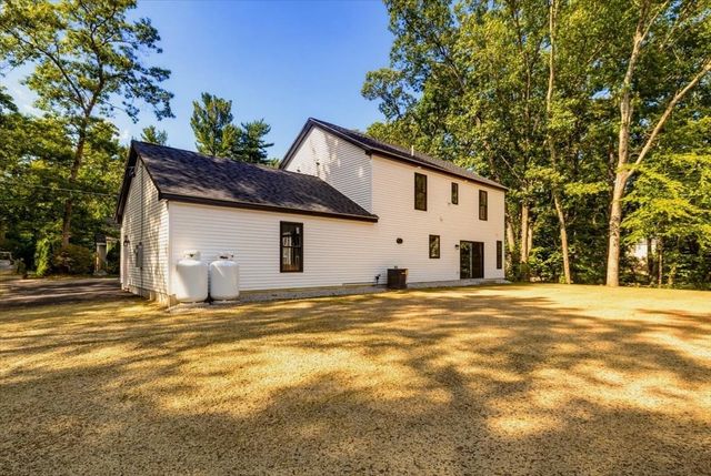 43 Arrow Trail, Groton, MA 01450