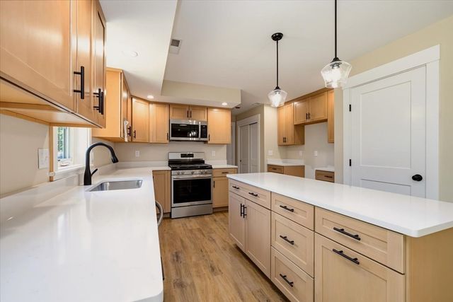 43 Arrow Trail, Groton, MA 01450