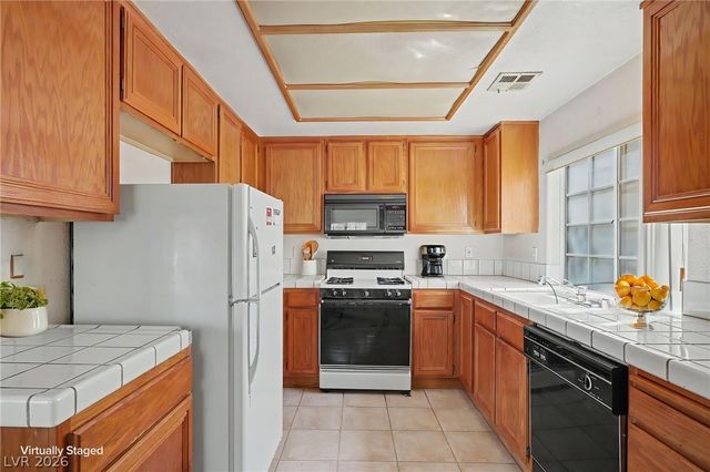1674 Normandy Way NA, Henderson, NV 89014