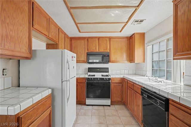 1674 Normandy Way NA, Henderson, NV 89014