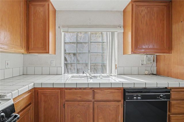 1674 Normandy Way NA, Henderson, NV 89014