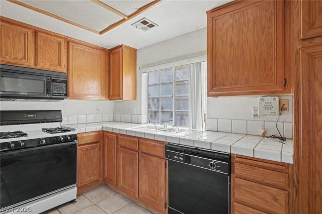 1674 Normandy Way NA, Henderson, NV 89014