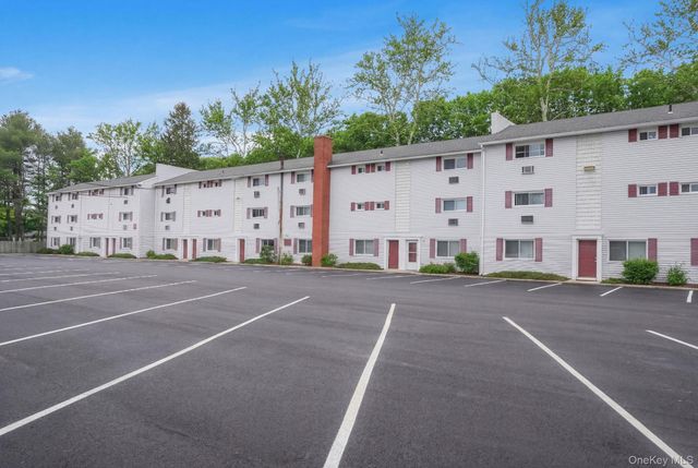 10 Smithtown Boulevard 6A, Smithtown, NY 11787