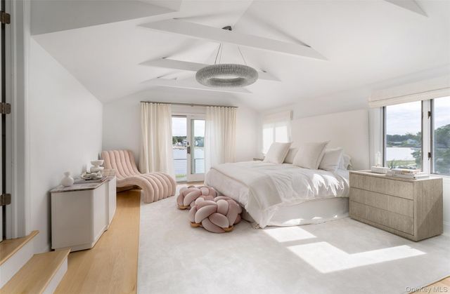 8 Landsend Lane, Southampton, NY 11968