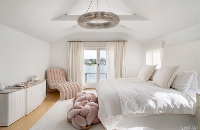 8 Landsend Lane, Southampton, NY 11968