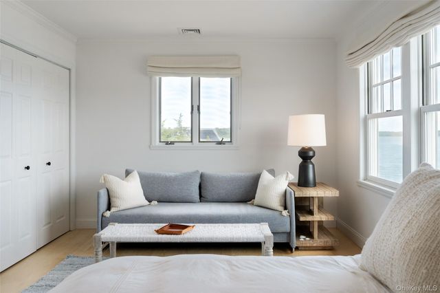 8 Landsend Lane, Southampton, NY 11968