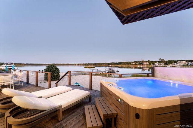 8 Landsend Lane, Southampton, NY 11968