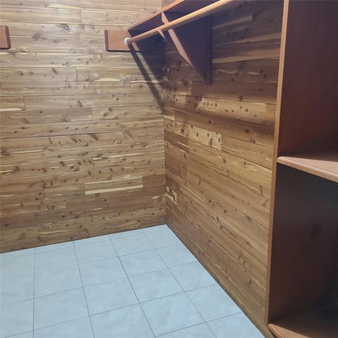 1006 Walnut Bend Lane, Houston, TX 77042