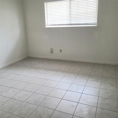 1006 Walnut Bend Lane, Houston, TX 77042