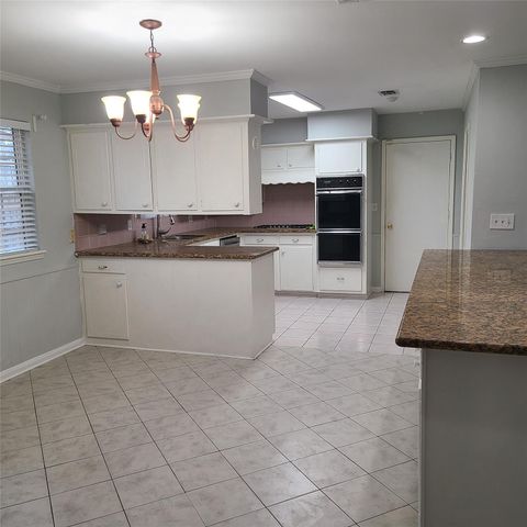 1006 Walnut Bend Lane, Houston, TX 77042