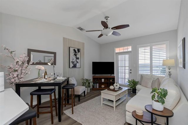 5000 CULBREATH KEY WAY 8-316, Tampa, FL 33611