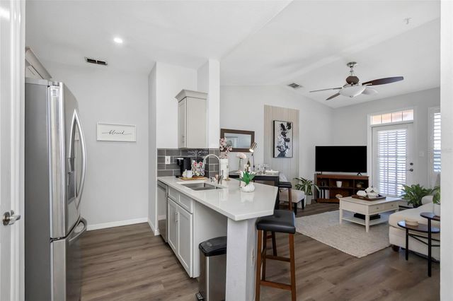 5000 CULBREATH KEY WAY 8-316, Tampa, FL 33611