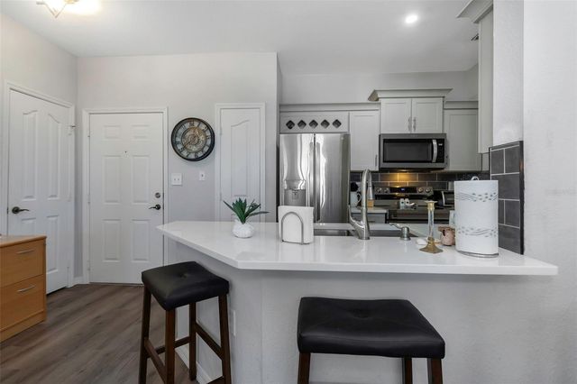 5000 CULBREATH KEY WAY 8-316, Tampa, FL 33611