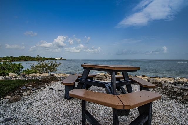 5000 CULBREATH KEY WAY 8-316, Tampa, FL 33611