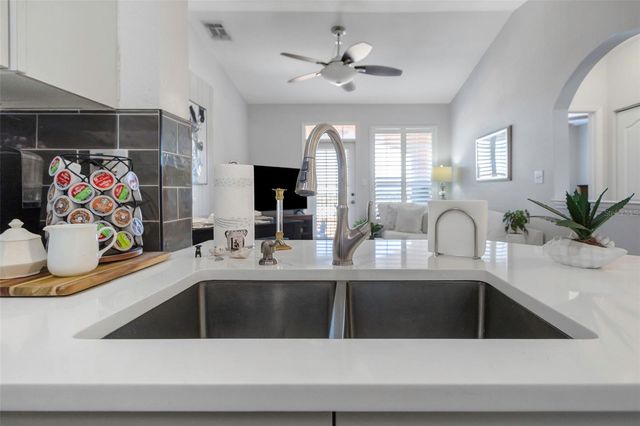 5000 CULBREATH KEY WAY 8-316, Tampa, FL 33611