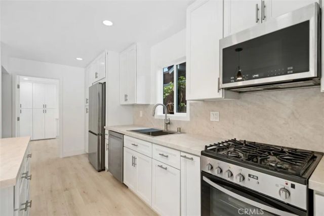 23 Rose Avenue, Venice, CA 90291