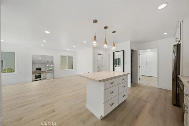 23 Rose Avenue, Venice, CA 90291