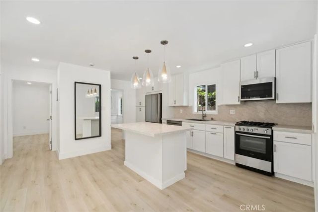 23 Rose Avenue, Venice, CA 90291