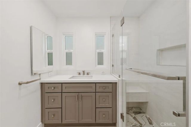 23 Rose Avenue, Venice, CA 90291