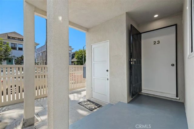23 Rose Avenue, Venice, CA 90291