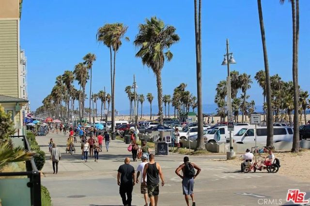 23 Rose Avenue, Venice, CA 90291