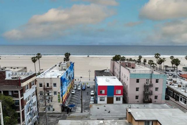 23 Rose Avenue, Venice, CA 90291