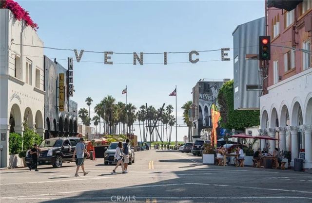 23 Rose Avenue, Venice, CA 90291