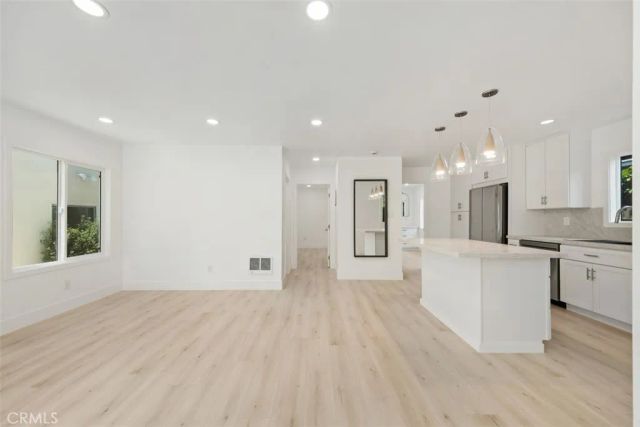 23 Rose Avenue, Venice, CA 90291