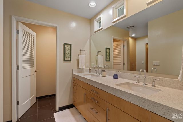 2310 Elm Street, Bakersfield, CA 93301