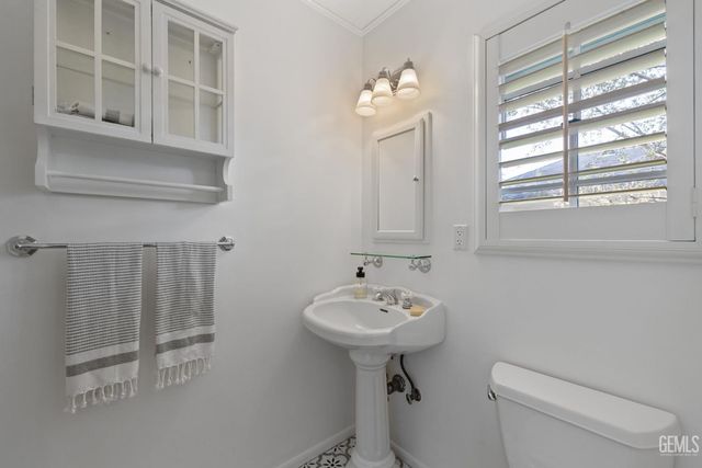 2310 Elm Street, Bakersfield, CA 93301