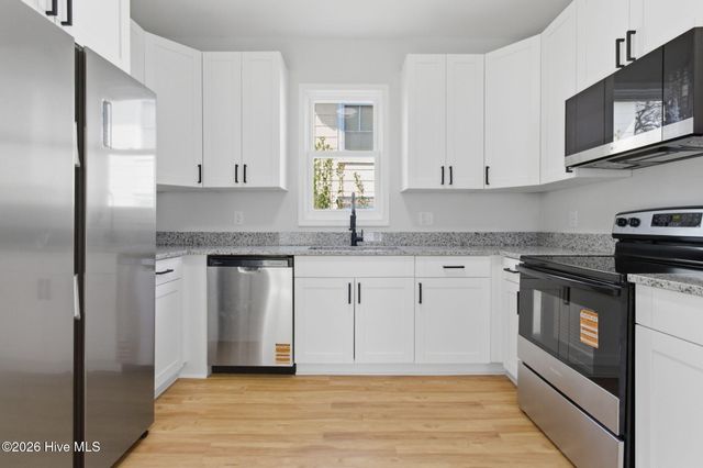 409 E Burgess Street, Elizabeth City, NC 27909