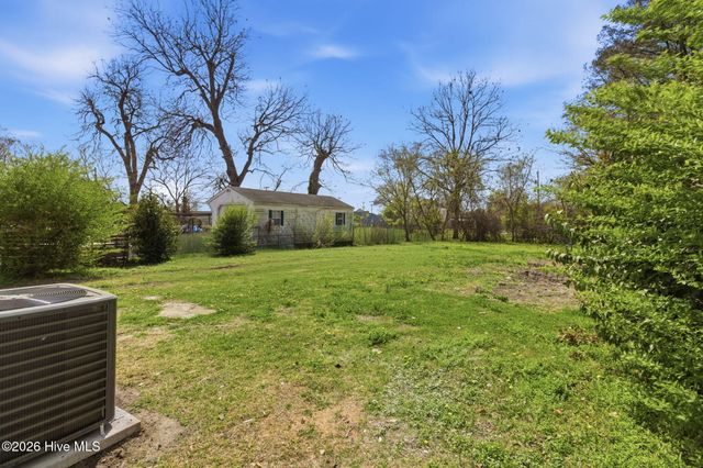 409 E Burgess Street, Elizabeth City, NC 27909