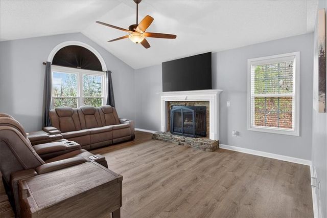 198 Whispering Waters Drive, Jasper, GA 30143