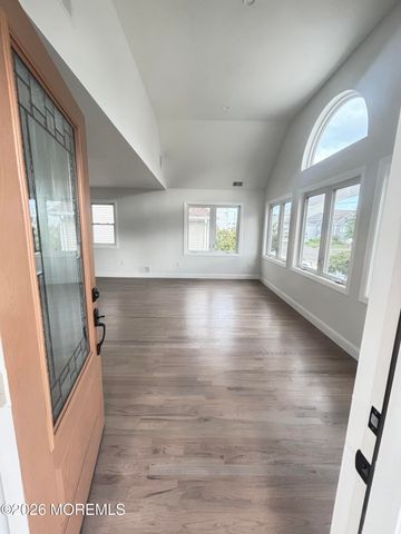 105 Sanborn Avenue, Point Pleasant Beach, NJ 08742