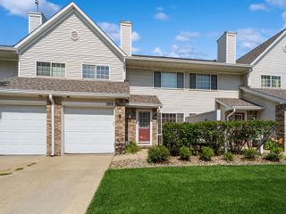 150 S Prairie View Drive 209, West Des Moines, IA 50266