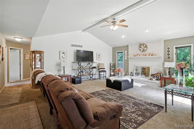 47608 Ramblewood Drive, Chesterfield, MI 48051