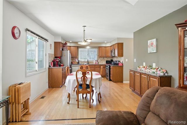 47608 Ramblewood Drive, Chesterfield, MI 48051