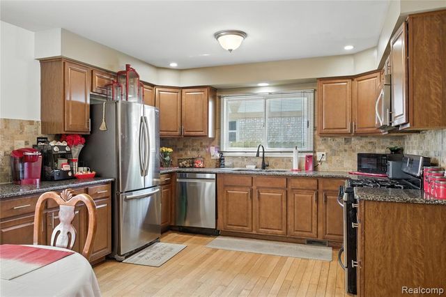 47608 Ramblewood Drive, Chesterfield, MI 48051