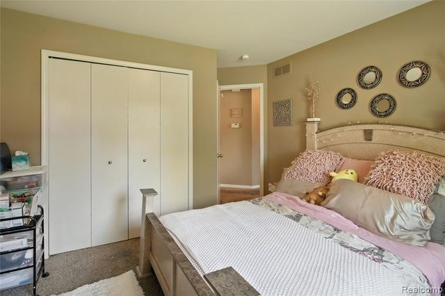 47608 Ramblewood Drive, Chesterfield, MI 48051