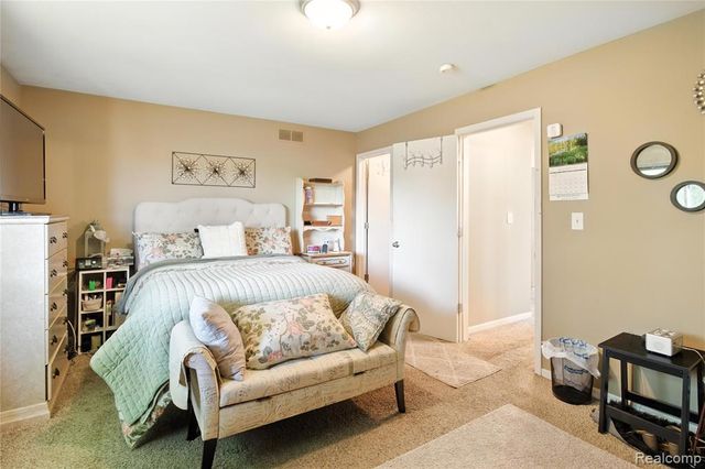 47608 Ramblewood Drive, Chesterfield, MI 48051