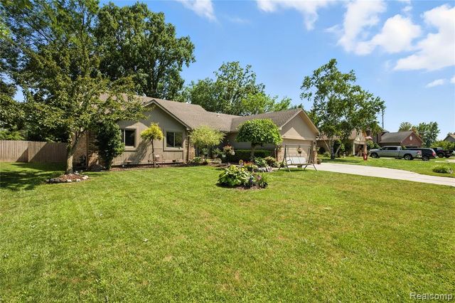 47608 Ramblewood Drive, Chesterfield, MI 48051