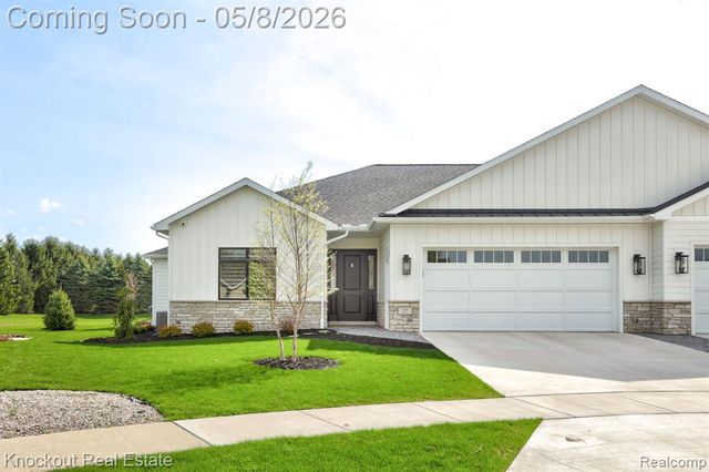 27 Hanover Drive, Frankenmuth, MI 48734