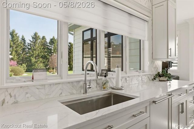 27 Hanover Drive, Frankenmuth, MI 48734