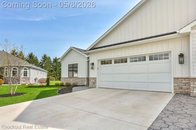 27 Hanover Drive, Frankenmuth, MI 48734