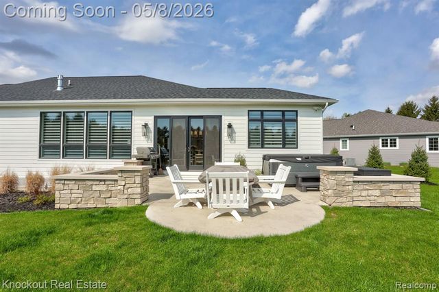 27 Hanover Drive, Frankenmuth, MI 48734