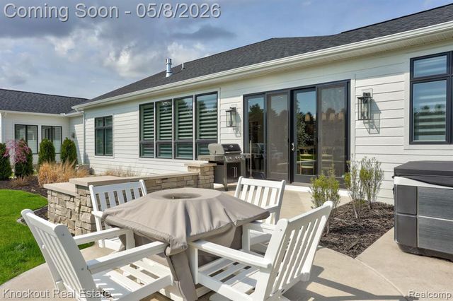 27 Hanover Drive, Frankenmuth, MI 48734