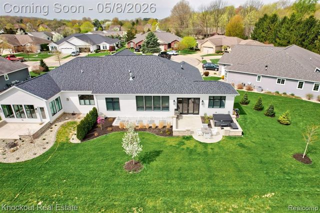27 Hanover Drive, Frankenmuth, MI 48734