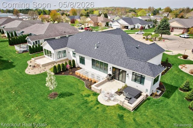27 Hanover Drive, Frankenmuth, MI 48734